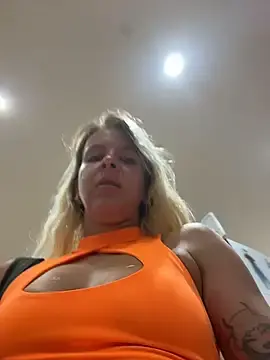 Stripchat Live Porn of LikaCat