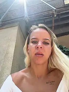 Stripchat Free Porn Cam of LikaCat