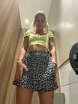 Stripchat Live Sex of LikaCat