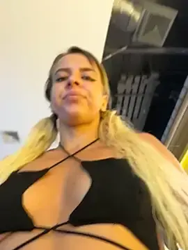 Stripchat Live Porn of LikaCat