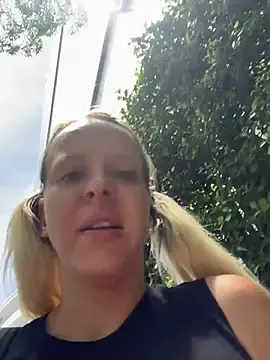 Stripchat Adult Webcam of LikaCat