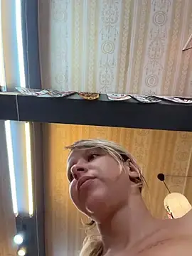 Stripchat Best live sex cam show of LikaCat
