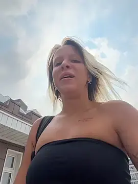 Stripchat Adult Webcams of LikaCat