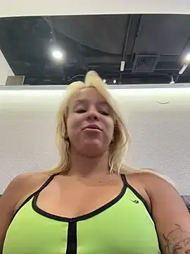 Stripchat Live Sex Cam of LikaCat