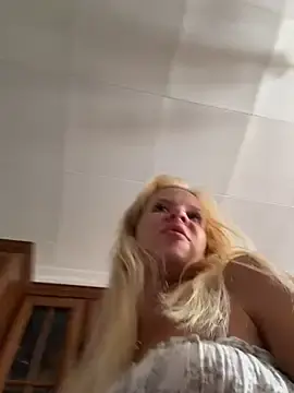 Stripchat Free Live Porn of LikaCat