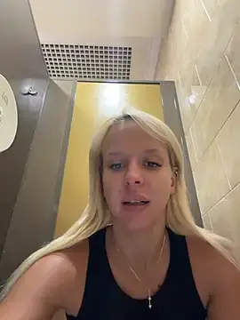 Stripchat Adult Webcams of LikaCat