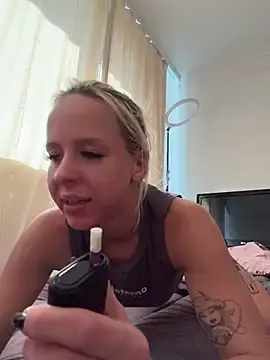Stripchat Adult Webcam of LikaCat