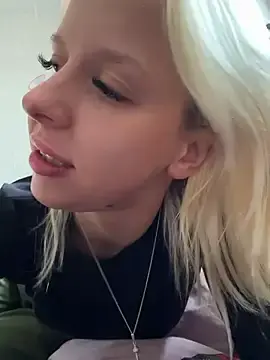 Stripchat Adult Webcam of LikaCat