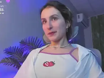 Stripchat Live Sex Cam of LuxRayi