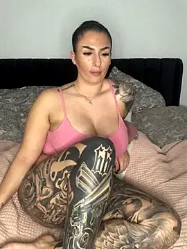 Stripchat Adult Webcam of Mia-Bremer