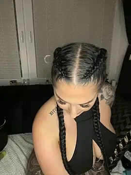 Stripchat Adult Webcam of Mia-Bremer