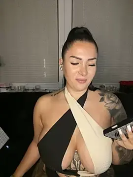 Stripchat Nude Webcam of Mia-Bremer