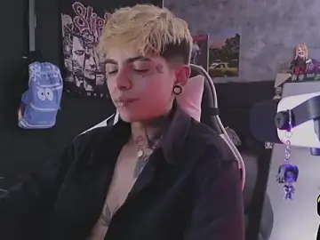 Stripchat Adult Video Chat of AcidMilo