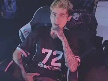 Stripchat Live Sex Cam of AcidMilo