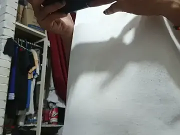 Stripchat Nude Webcam of valeriaswang_Lucas