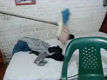 Stripchat Free Porn Cam of valeriaswang_Lucas