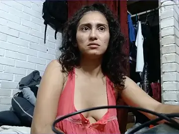 Stripchat Free Live Porn of valeriaswang_Lucas