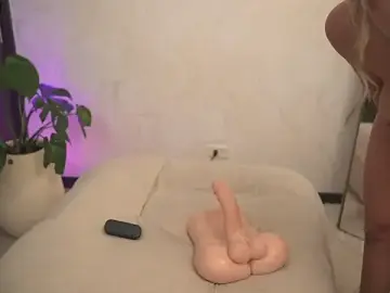 Stripchat Sex Cam of Natasha_Smith09