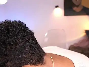 Stripchat Live Sex Cam of Jaycobortiz_