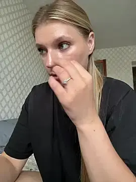 Stripchat Live Sex Cam of adel_secret