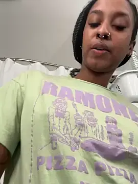 Stripchat Adult Webcam of Your_Paris