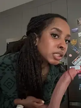 Stripchat Adult Webcam of Your_Paris