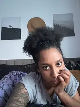 Stripchat Free Porn Cam of Your_Paris