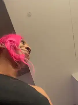 Stripchat Free Porn Cam of Your_Paris