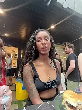 Stripchat Adult Webcam of Your_Paris