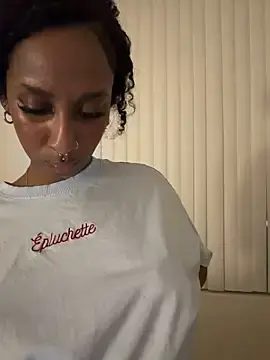 Stripchat Free Porn Cam of Your_Paris