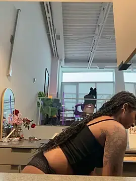 Stripchat Live Sex Cam of Your_Paris