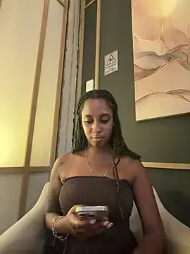 Stripchat Sex Cam of Your_Paris