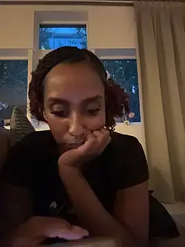 Stripchat Free Porn Cam of Your_Paris
