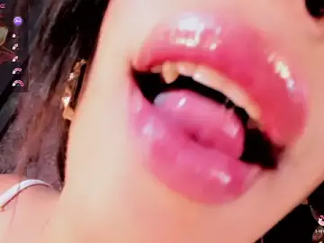 Stripchat Free Porn Cam of Kiick-Asss