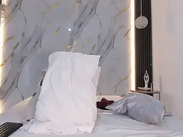 Stripchat Live Sex Cam of _cannabitch