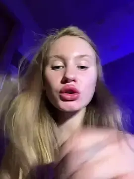 Stripchat Live Sex Cam of saint_cat25