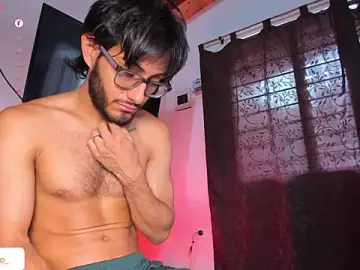 Stripchat Nude Webcam of kuzzcoo