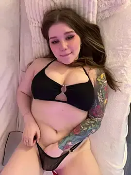 Stripchat Watch Live Sex Cams of PumaShyXD