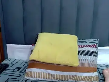 Stripchat Sex Cam of MrsMxx25