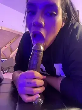Stripchat Free Porn Cam of Victoria14_