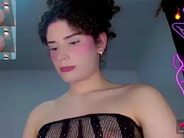 Stripchat Sex Chat of DoveCameron_
