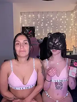 Stripchat Sex Cam of LaPetiteKim