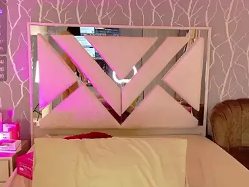 Stripchat Sex Cam of vanessa_guzman2