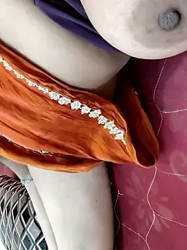 Stripchat Nude Webcam of BigBustyRuhi