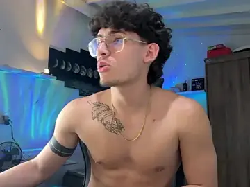 Stripchat Adult Webcam of Kisan_Smith