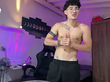 Stripchat Adult Webcams of Kisan_Smith