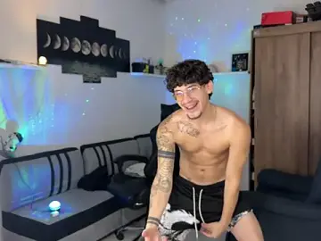 Stripchat Watch Live Sex Cams of Kisan_Smith