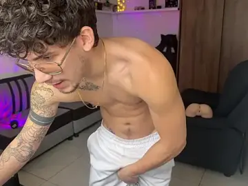 Stripchat Live Sex of Kisan_Smith