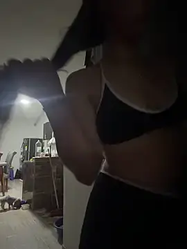 Stripchat Free Porn Cam of OneInAMillionXXxx
