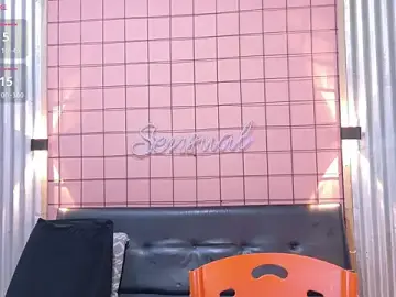 Stripchat Sex Cam of mensia_hernandz